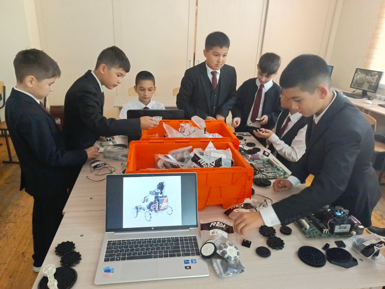 Синфи ҳавопаймои бесарнишин (UAV)